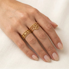 Pack of 2 Golden Filigree Band And Clover Rings