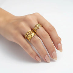 Pack of 2 Golden Filigree Floral Band And Leaf Chain Rings