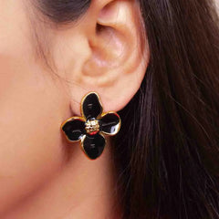 Elegant Golden Floral Stud Earrings - 18K Gold Plated