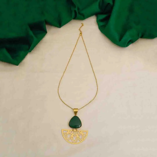 Filigree Green Stoned Pendant Necklace