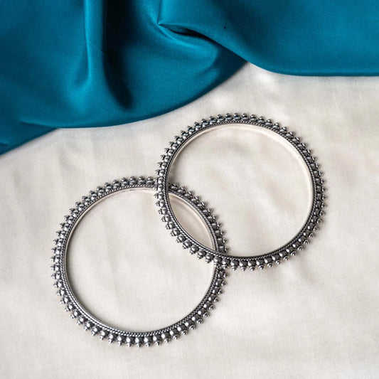 Ethnic Silver Round Bangles