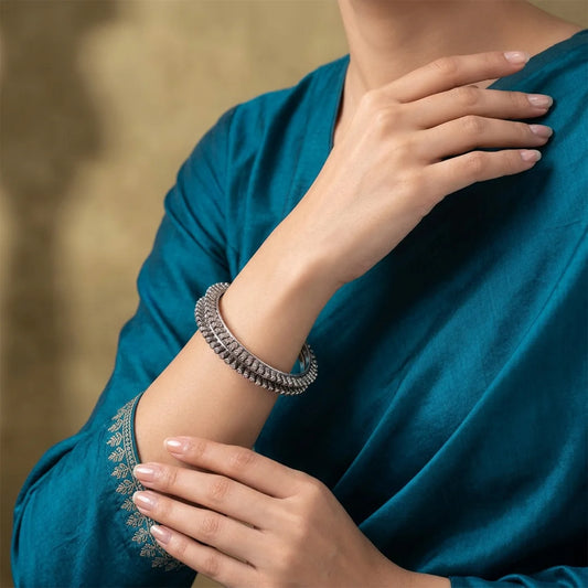 Oxidised Rustic Round Bangles