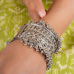 Ethenic Silver Ghungroo Cuff Bangle
