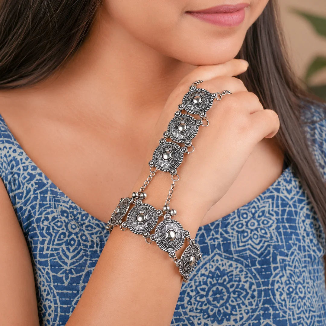 Oxidised Round Floral Ring Bracelet