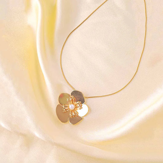 Golden Floral Bloom Necklace - 18K Gold Plated