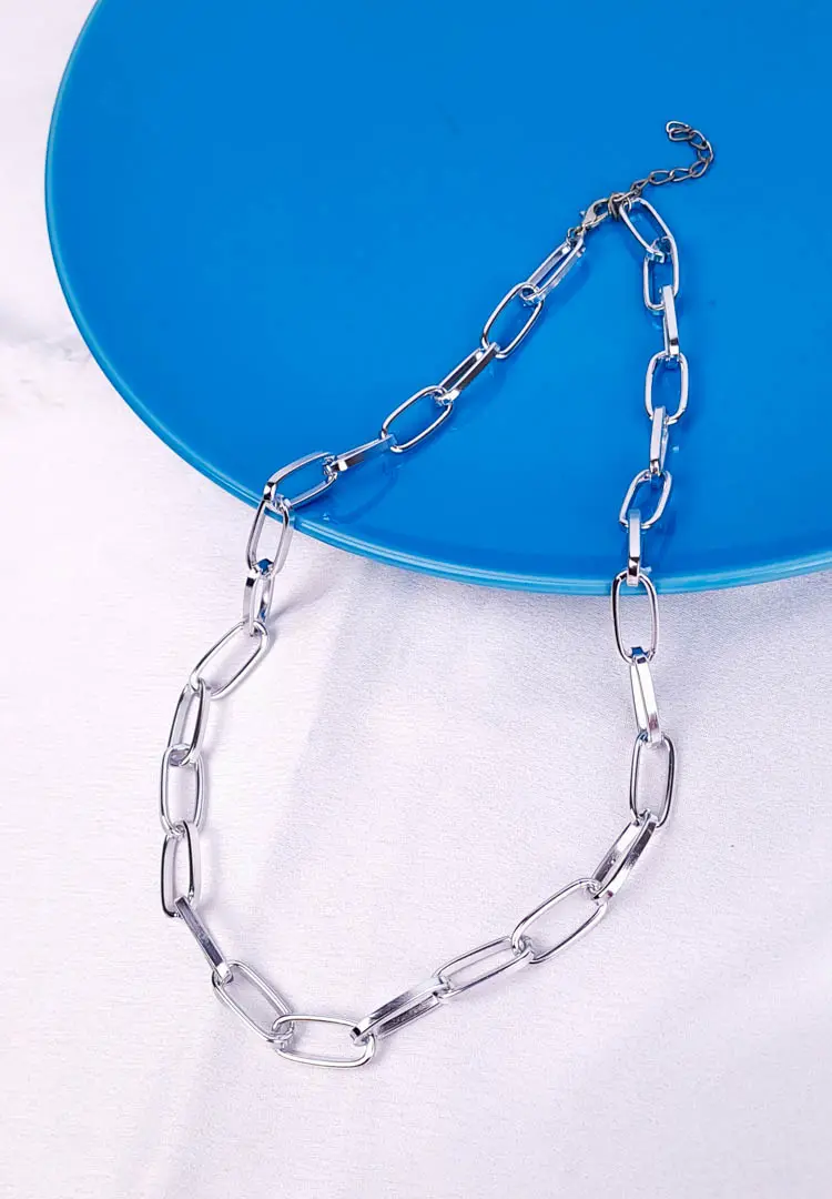 TH-624 Heavy gauge wire statement chain with oversized lobster claw clasp, simple and bold design.