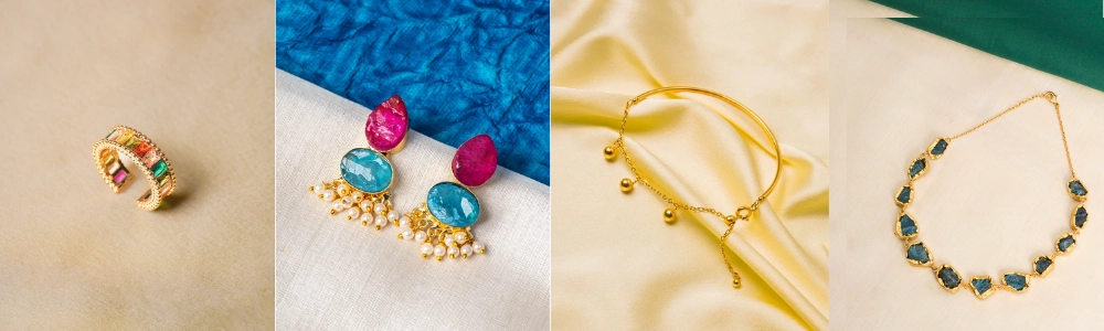 Layered necklaces and hoop earrings – statement jewelry completing the fashion power trio