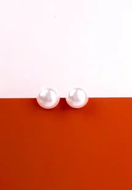 Minimalist pearl studs with rubber push back, perfect for daily wear