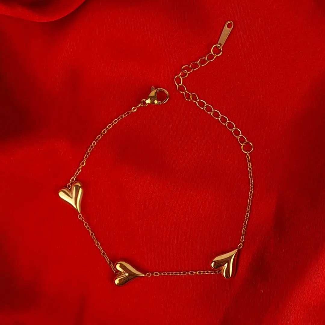 20251105_141512.webp Golden Hearts Chain Bracelet - Image 1