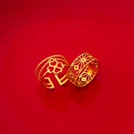 Pack of 2 Golden Filigree Band And Clover Rings - Image 4
